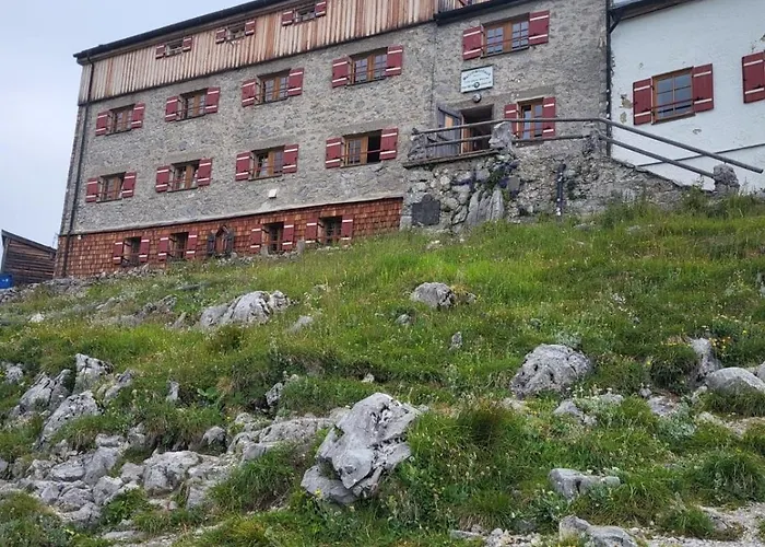Haus Am Berg Appartement *